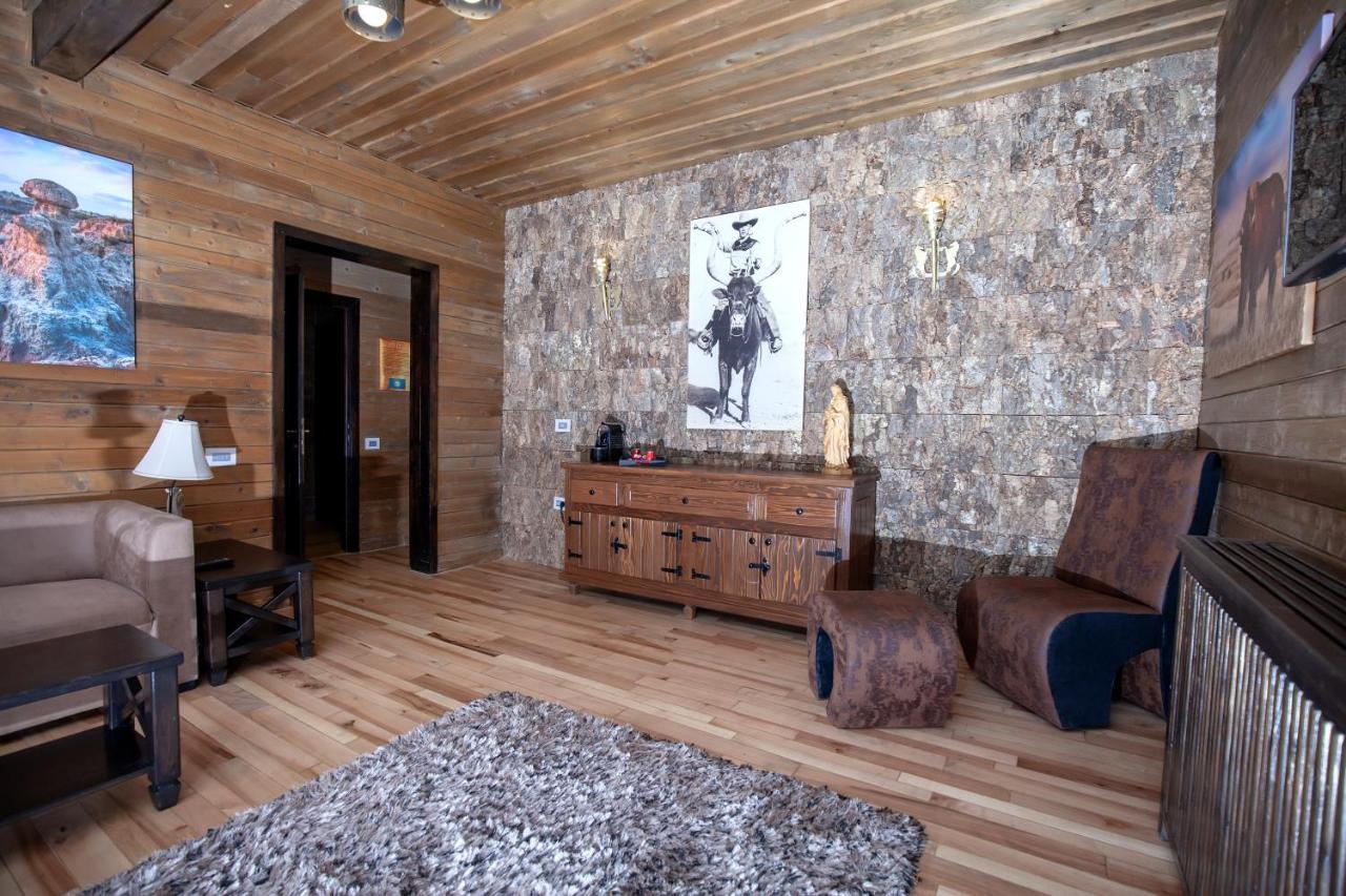 Maggie'S Ranch Hotel Râşnov Exterior photo