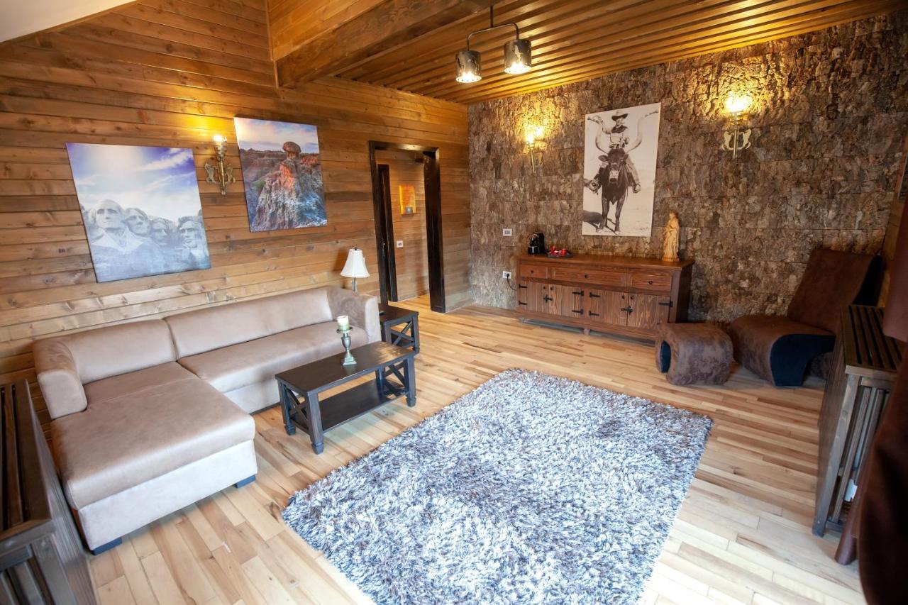 Maggie'S Ranch Hotel Râşnov Exterior photo