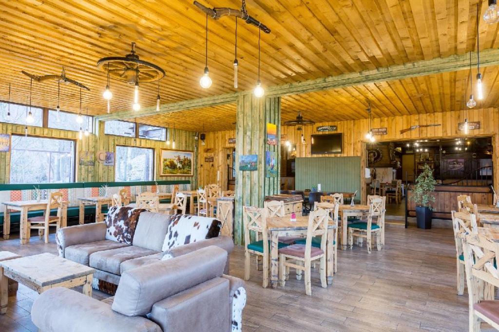 Maggie'S Ranch Hotel Râşnov Exterior photo