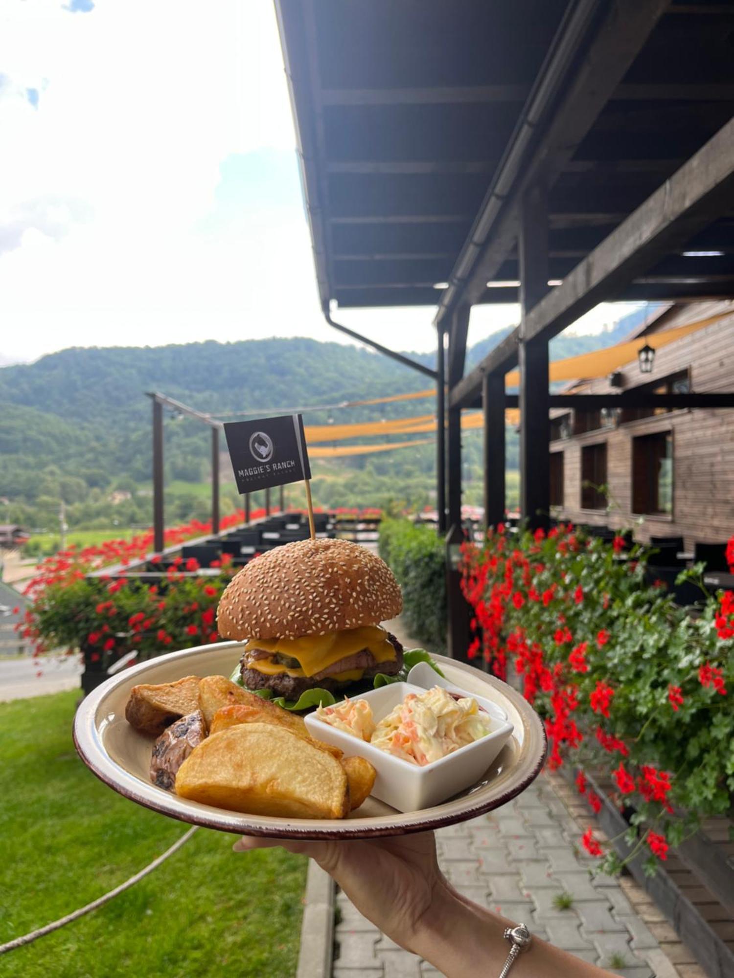 Maggie'S Ranch Hotel Râşnov Exterior photo