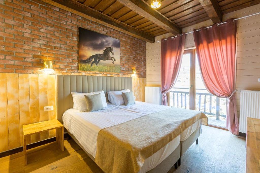 Maggie'S Ranch Hotel Râşnov Exterior photo