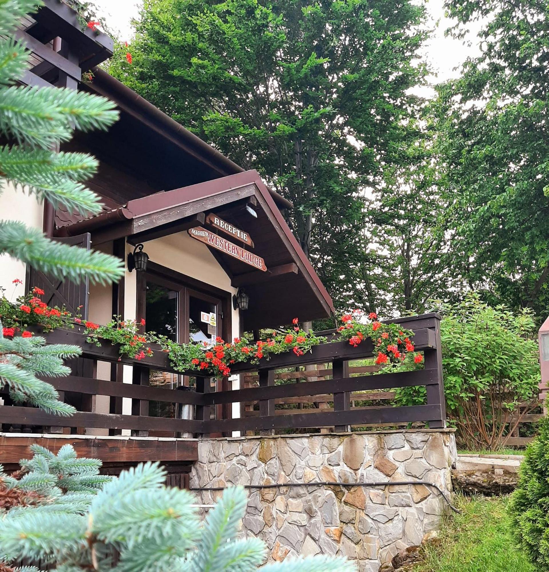 Maggie'S Ranch Hotel Râşnov Exterior photo