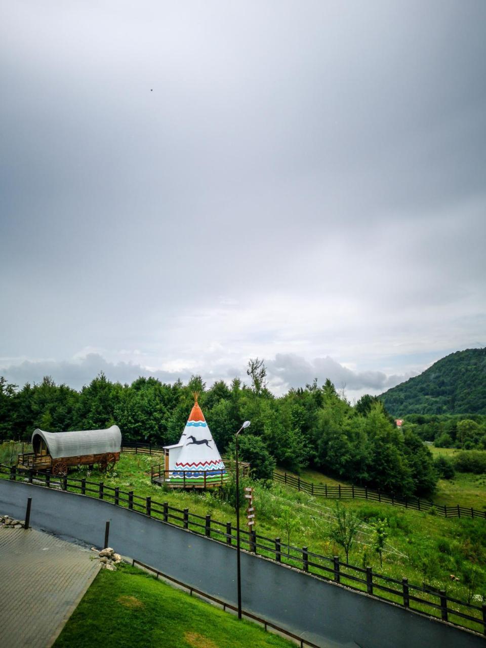 Maggie'S Ranch Hotel Râşnov Exterior photo